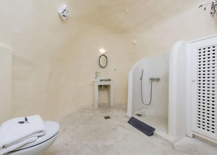 White House * Foinikiá