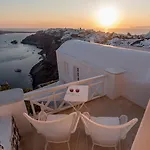 White House Foinikia (Santorini)