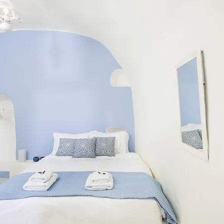 White House * Foinikia (Santorini)