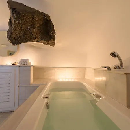 White House Foinikiá