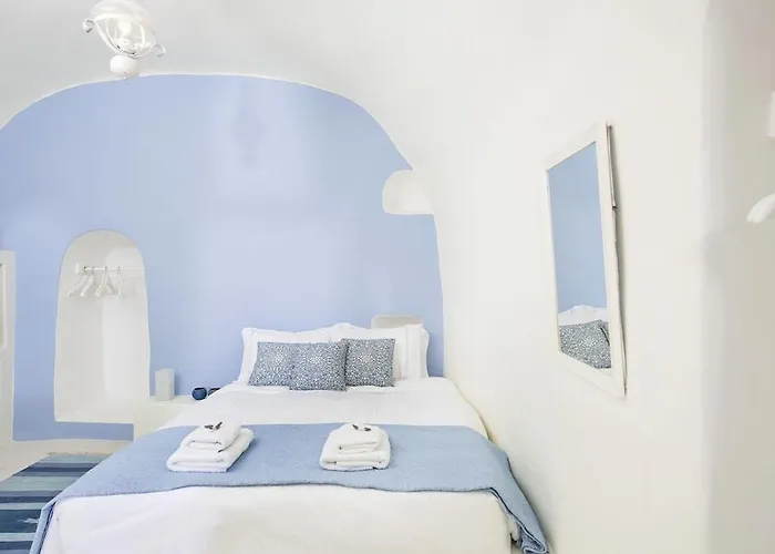 White House * Foinikia (Santorini)