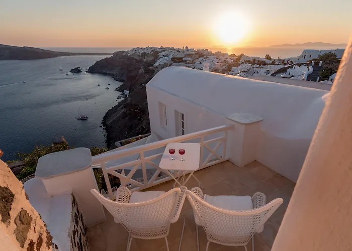 White House Foinikia (Santorini)