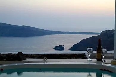 White House Foinikia (Santorini)